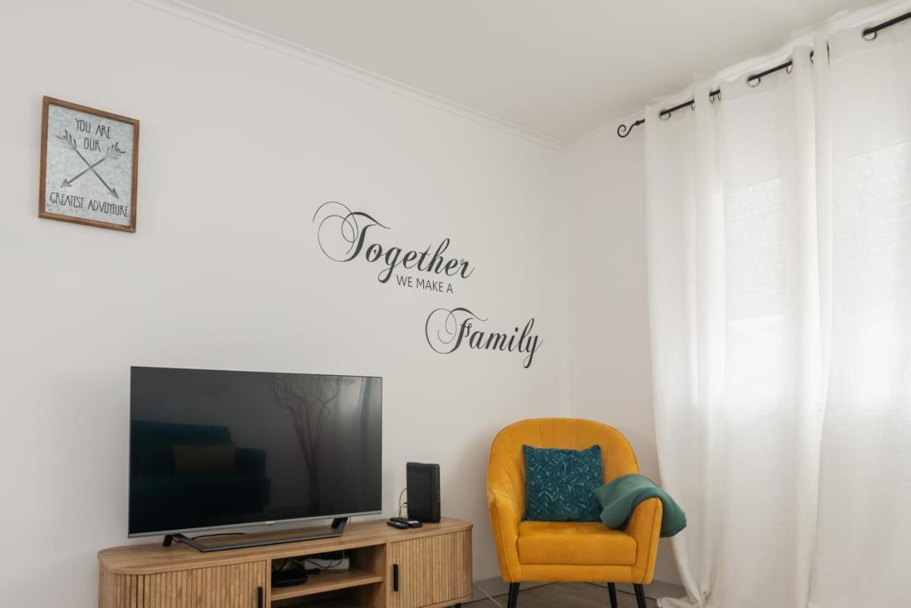 Family Friendly Azorean Apartment Понта Делгада Екстериор снимка